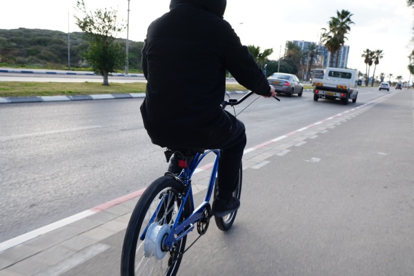 אופניים חשמליים בפעולה